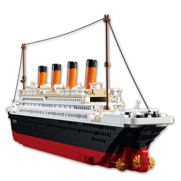 Building Blocks Toy Cruise Ship RMS Titanic - LADSPAD.UK